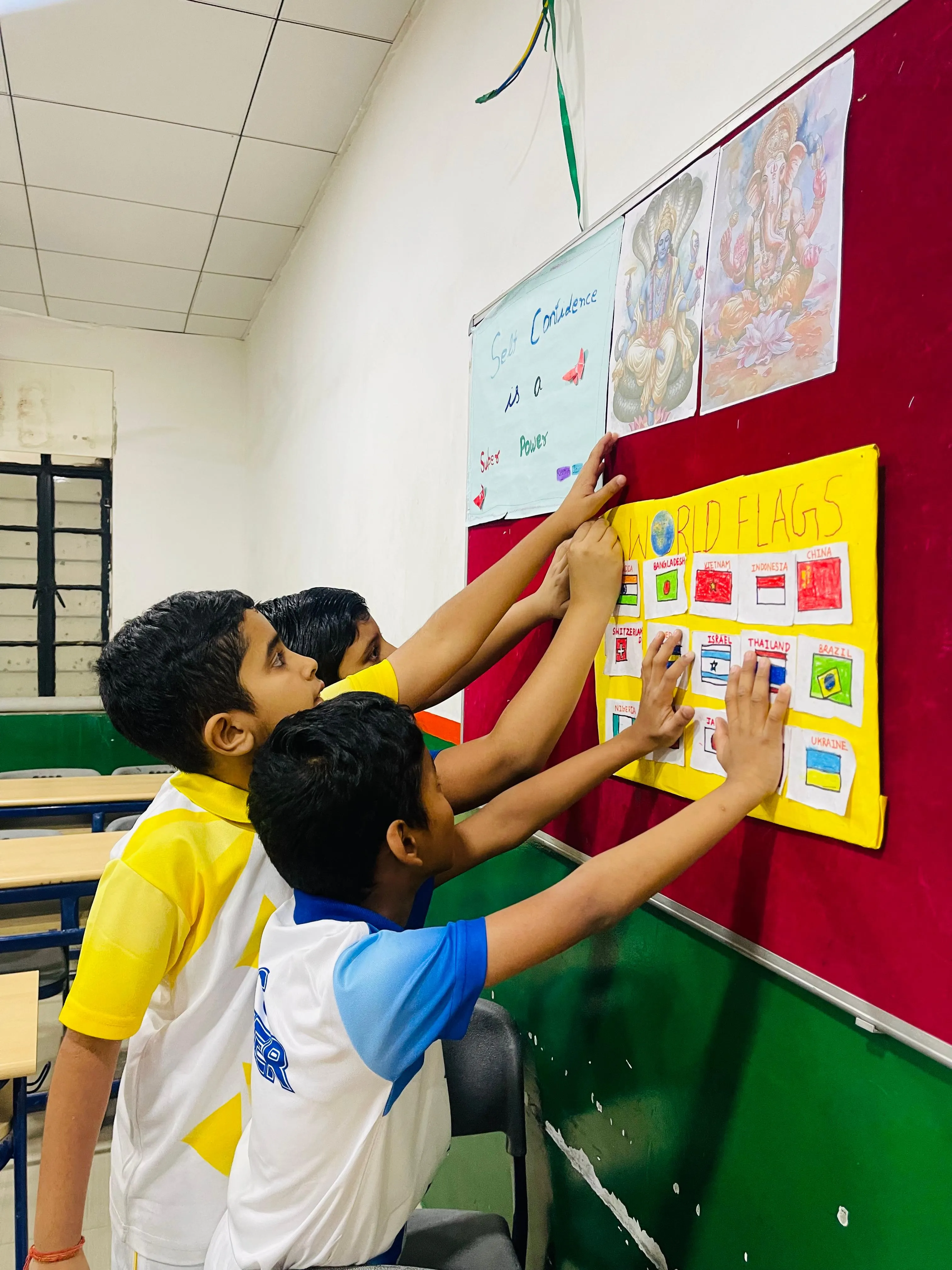 Classroom Board Decoration Activity Held Successfully