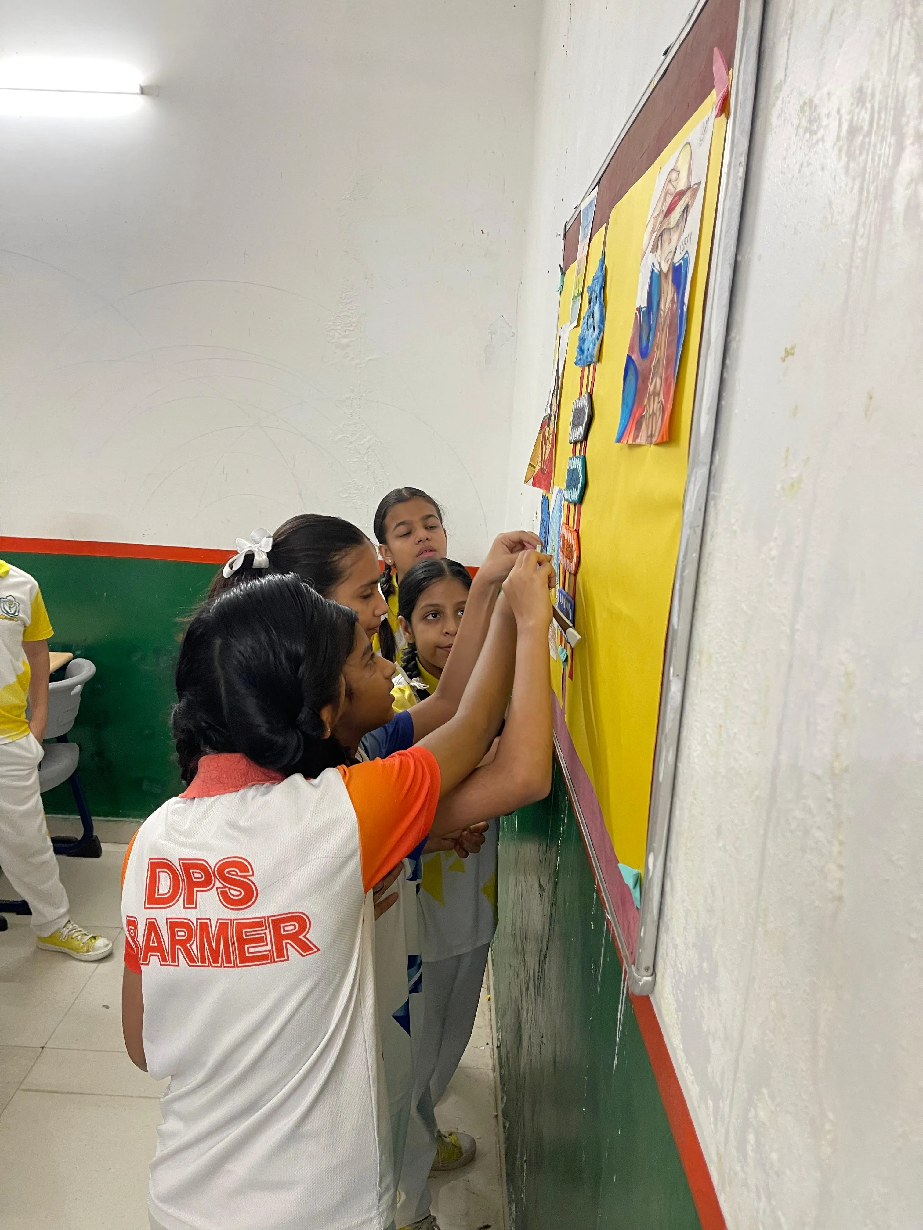 Classroom Board Decoration Activity Held Successfully